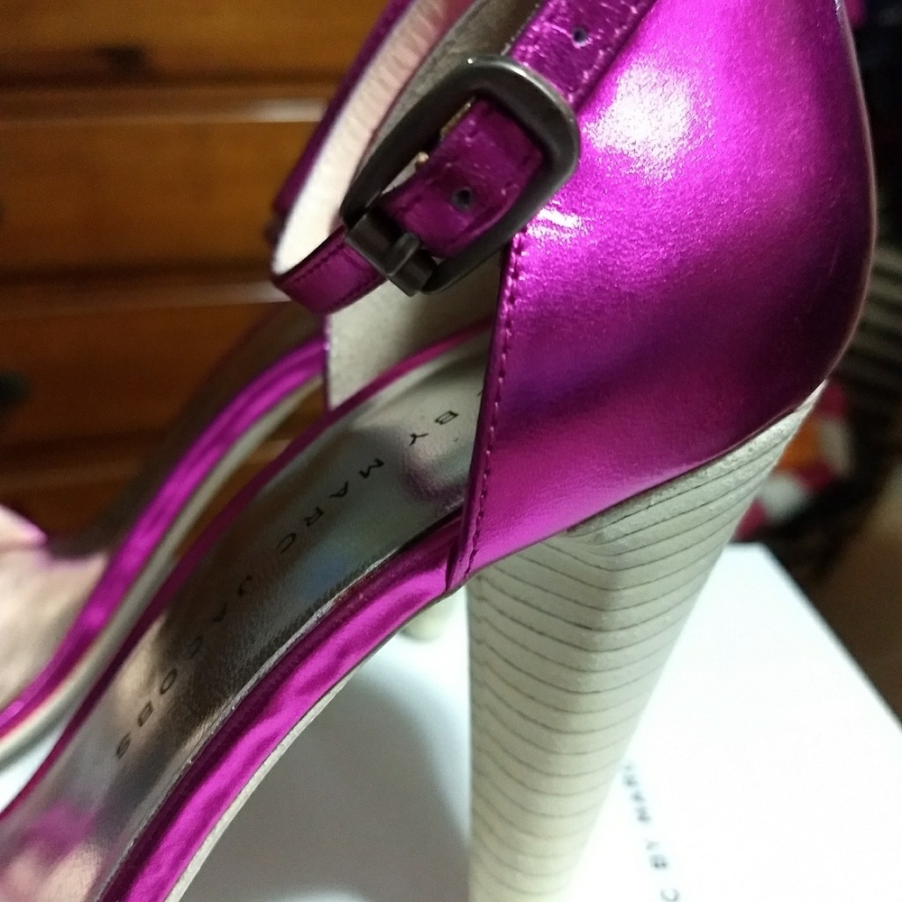 Marc Jacobs pink metallic strappy pumps. - Picture 3 of 6